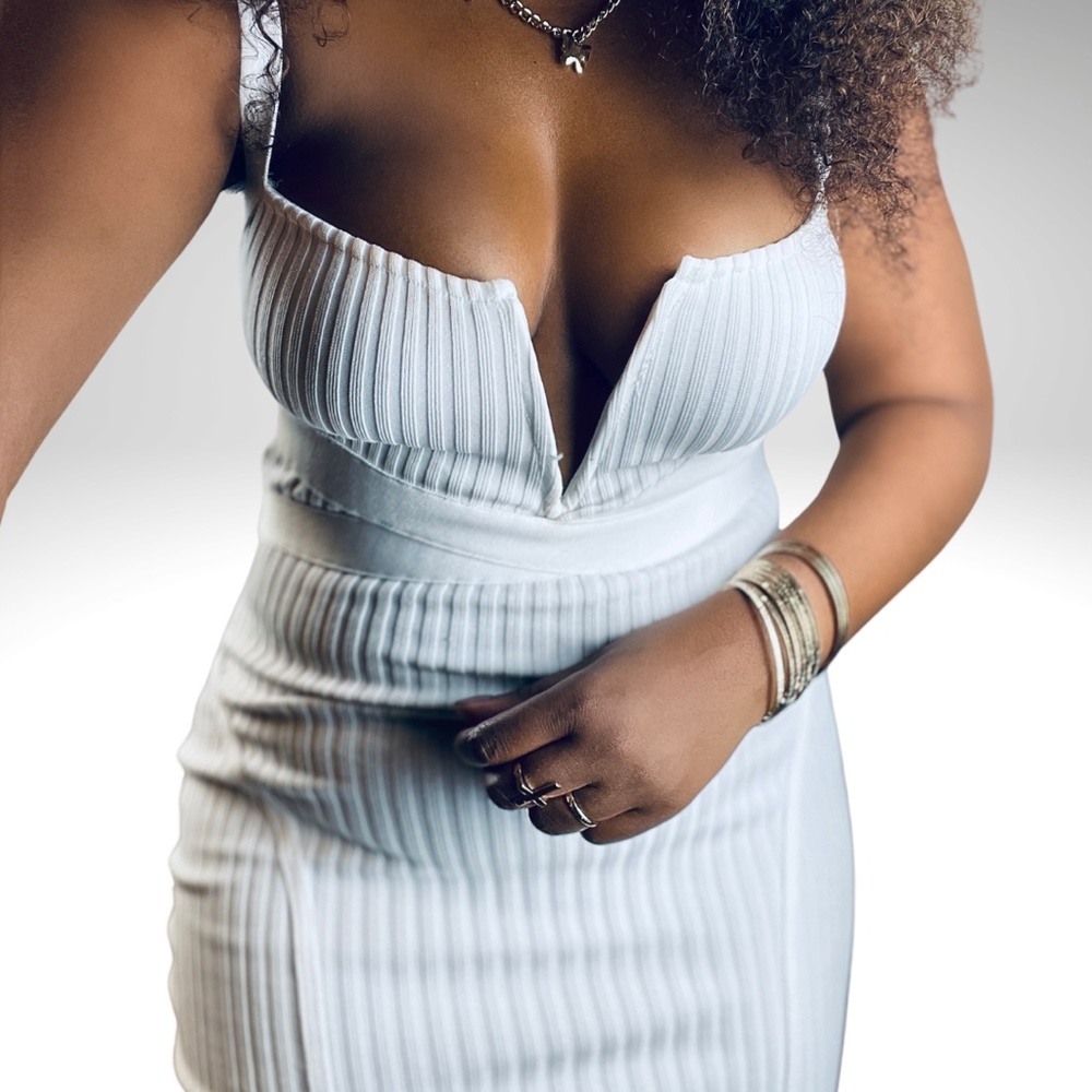 White lined fitted dress